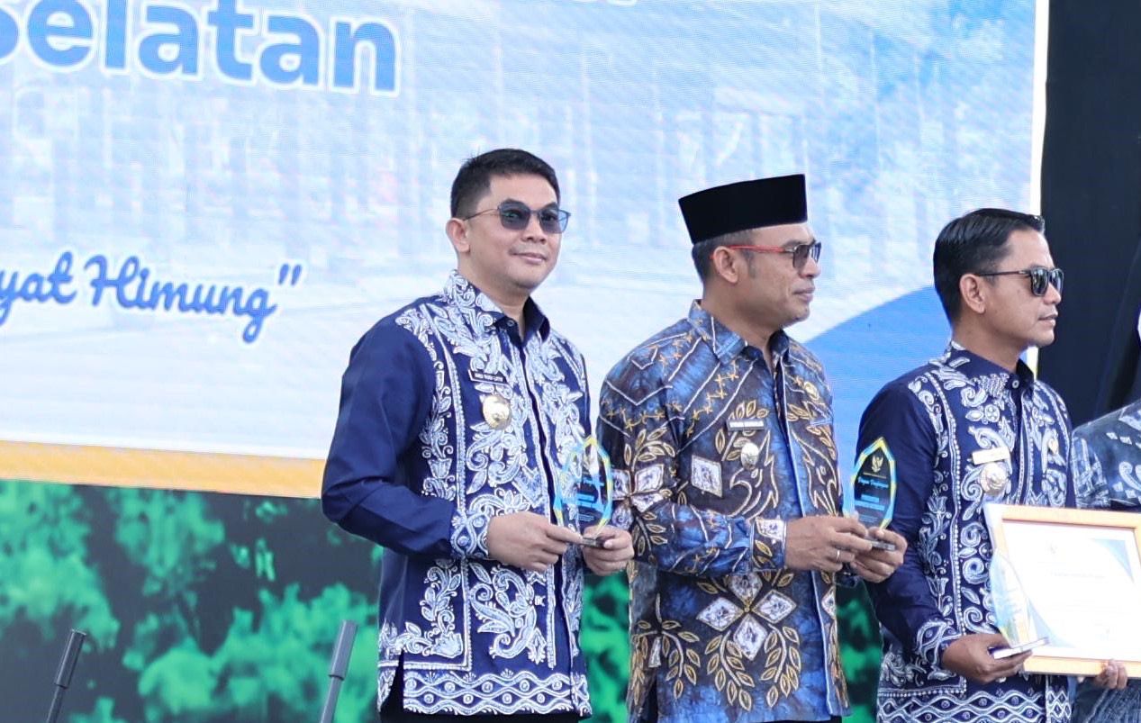 HADIR: Bupati Tanah Bumbu Andi Rudi Latif menghadiri puncak peringatan Hari Jadi ke-75 Provinsi Kalimantan Selatan di Banjarbaru, Kamis (14/8/2025).