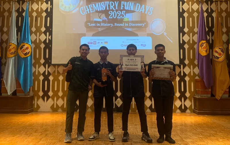 PRESTASI NASIONAL: Electriciteam mengukir prestasi membanggakan di tingkat nasional pada ajang Chemistry Fun Days (CFD) 2025 di Jatinangor, Jawa Barat.