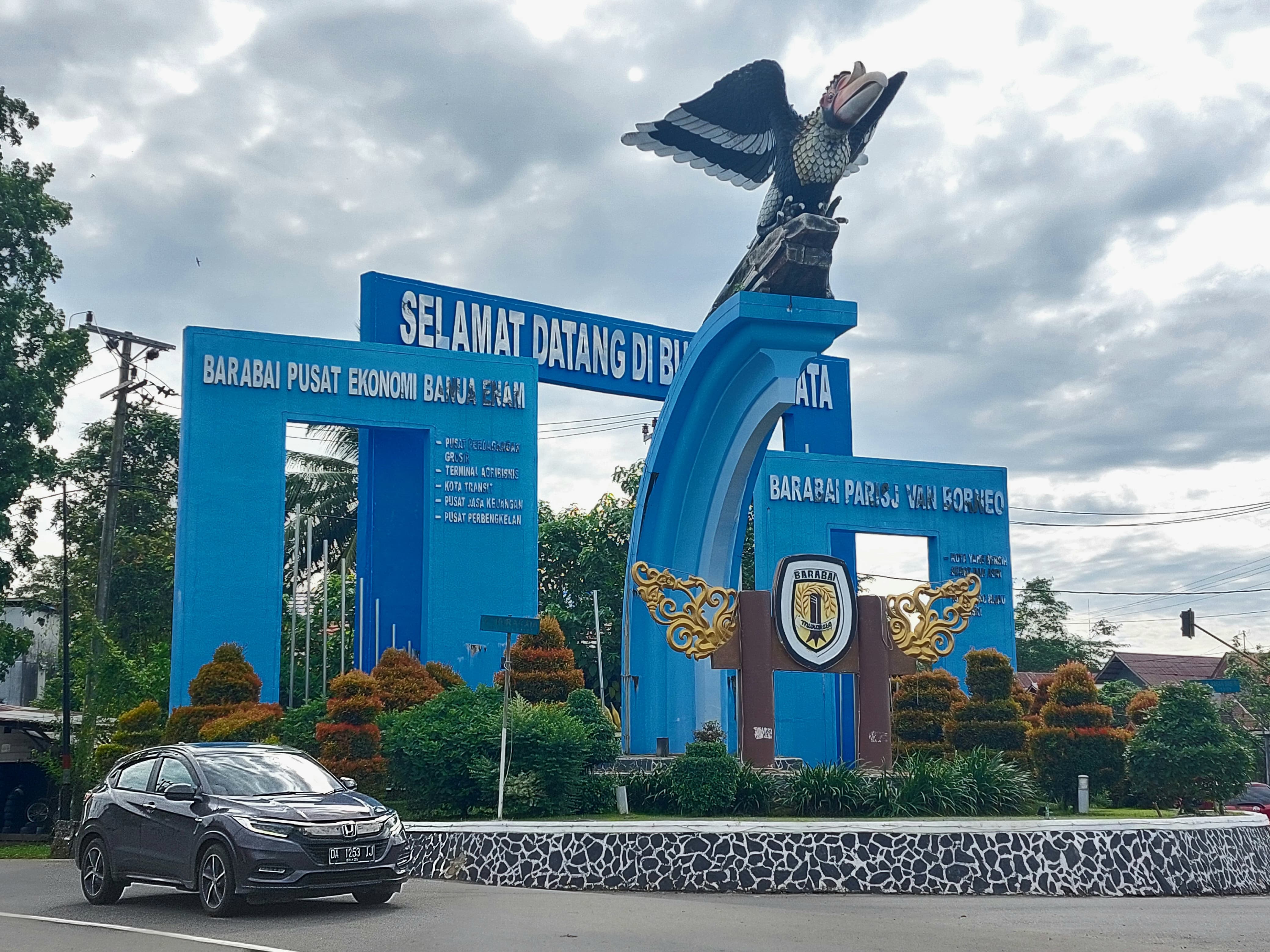 IKON: Ikon Kabupaten HST tugu burung Sulangking. (Foto: Jamaluddin/Radar Banjarmasin).