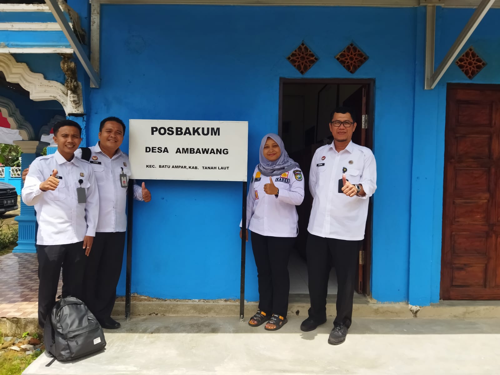 AKSES KEADILAN:Jajaran Kanwil Kemenkum Kalsel dalam agenda penyuluhan hukum keliling terkait layanan Posbankum di Desa Ambawang, Kabupaten Tanah Laut, Rabu (20/8/2025).
