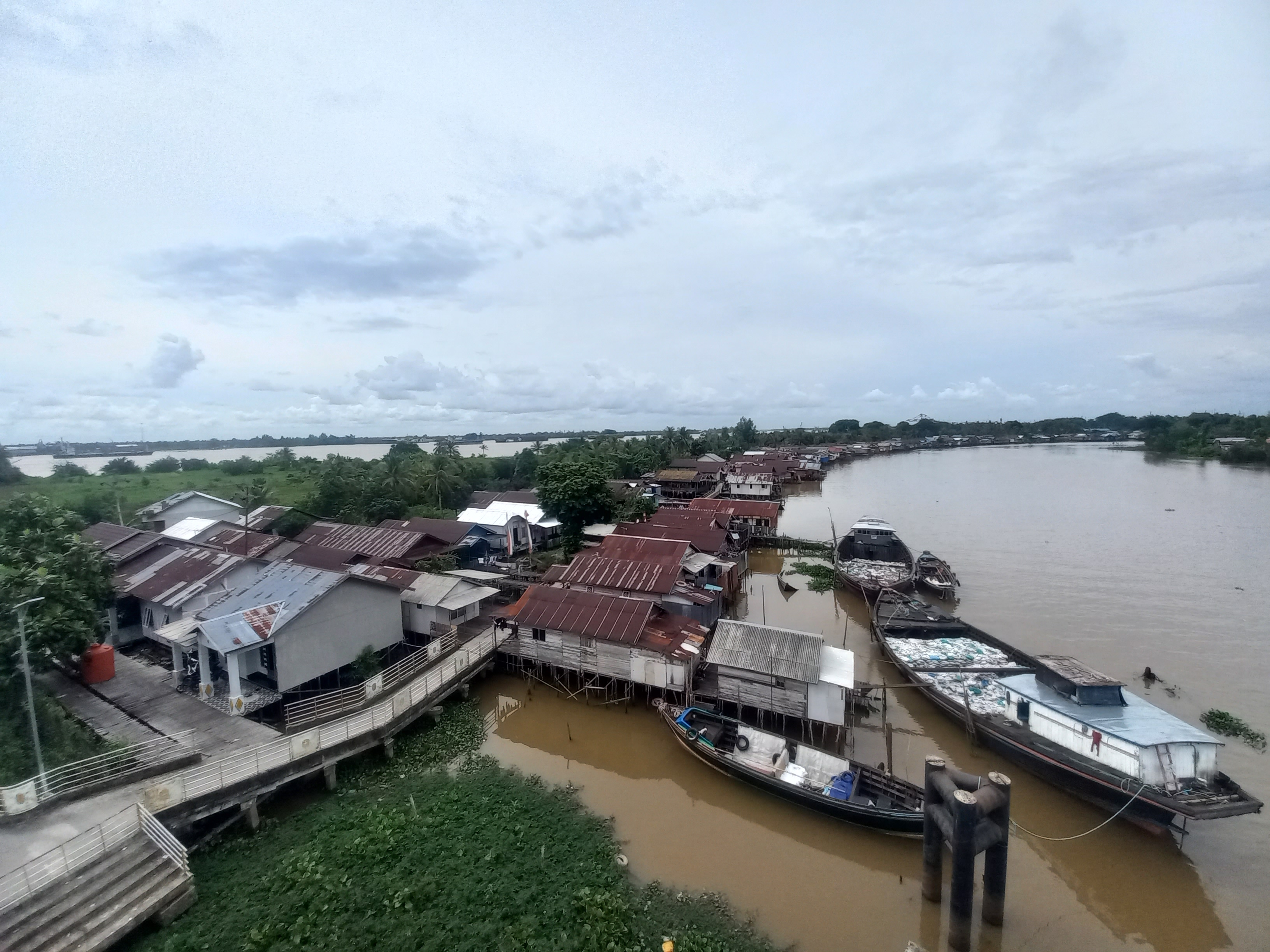 DELTA: Pulau Bromo yang terpisah dari daratan Banjarmasin. Lokasinya di antara pertemuan Sungai Martapura dan Sungai Barito.
