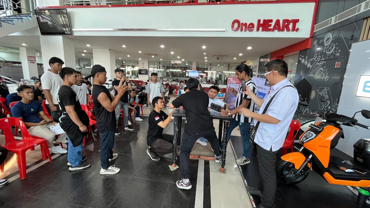 PANCO: Kegiatan jawara panco yang digelar Trio Motor.