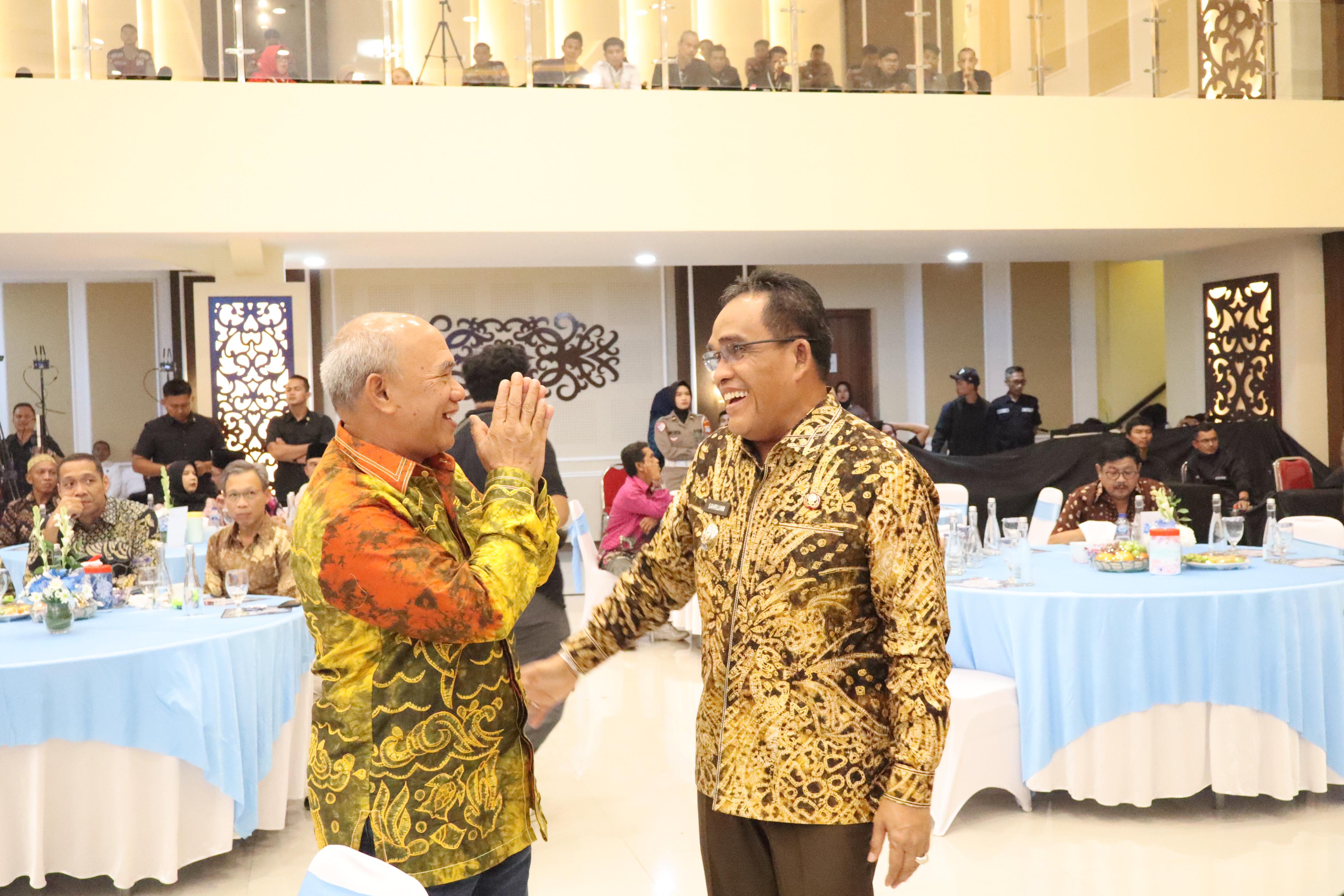 HADIR: Bupati Kotabaru H Muhammad Rusli saat mengahdiri peresmian SPPG di Kalsel uang langsung oleh Kapolri.