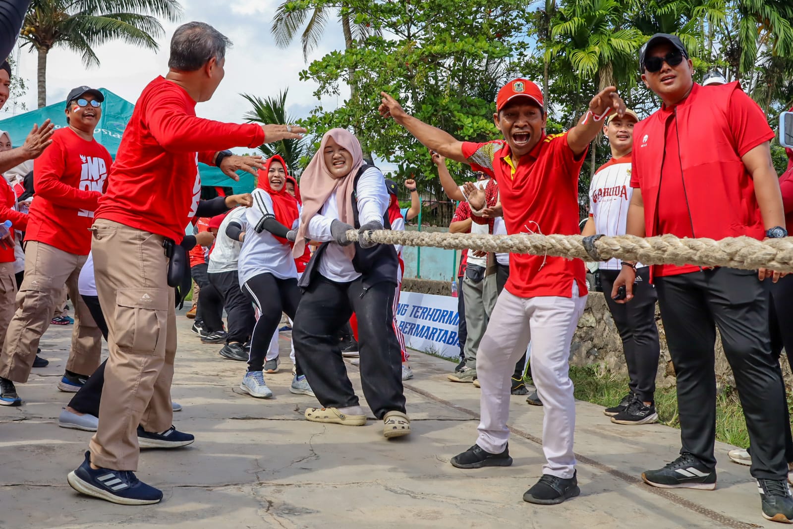 MERIAH: Suasana lomba yang digelar Dishub dan Dispora Kalsel dalam rangka peringatan HUT RI ke-80 dan Hari Jadi Kalsel ke-75. M Idris Jian Sidik/Radar Banjarmasin