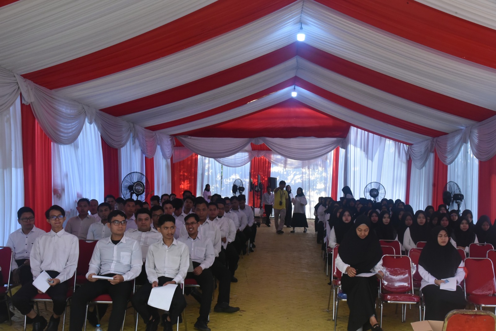 SEGERA DILANTIK: PPPK 2024 lingkungan Pemkab HSS saat seleksi kompetensi di Banjarbaru.