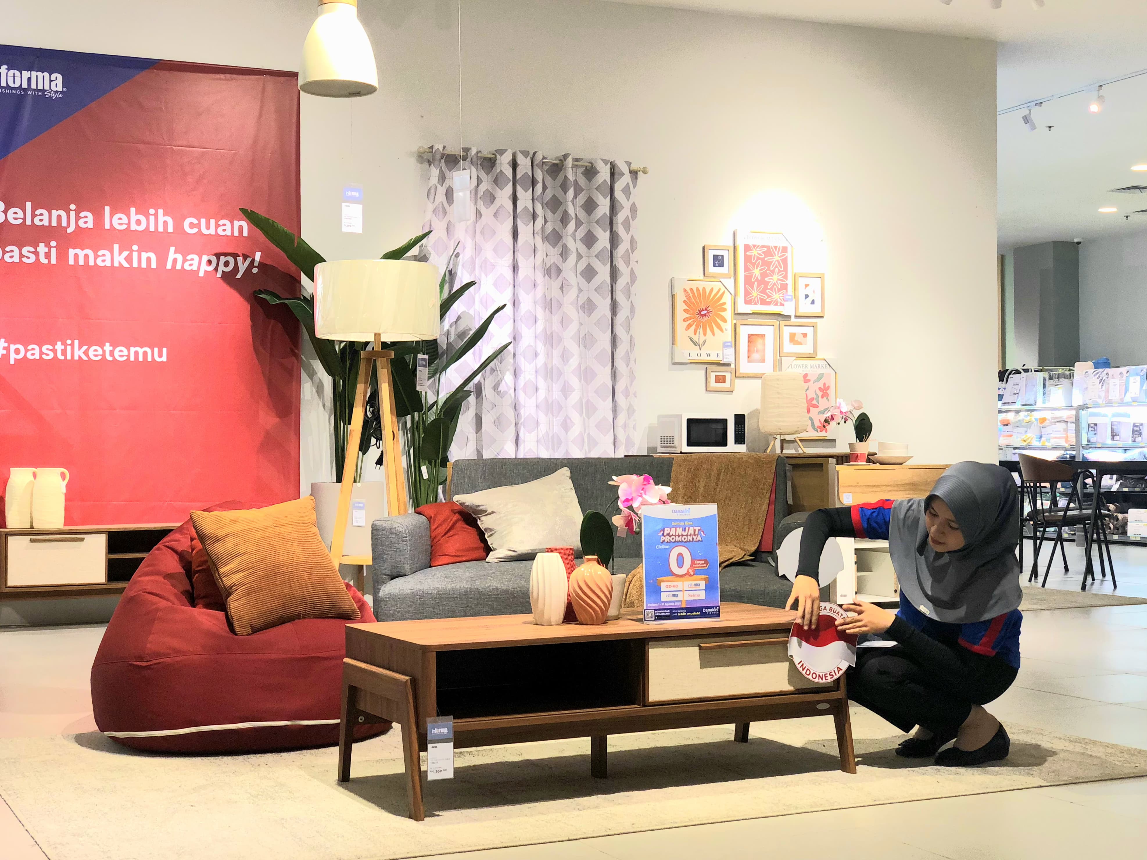 JANGAN LEWATKAN: Setiap produk INFORMA bertanda Bangga Buatan Indonesia adalah produk lokal yang dijual dengan harga lebih hemat.