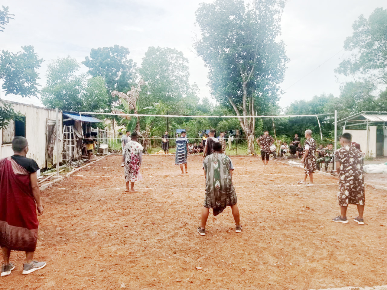 SERU: Para pasien Yayasan Pemulihan dan Rehabilitasi (YPR) Kobra Kalsel saat mengikuti lomba Agustusan, Senin (18/8) siang.