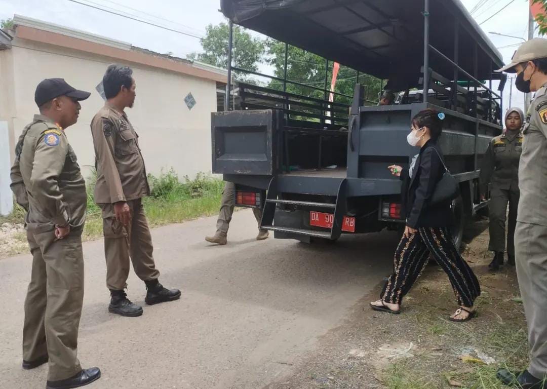 Terjaring: Satpol PP Banjarbaru berhasil mengamankan lima wanita dan satu pria yang diduga terlibat praktik prostitusi online melalui aplikasi MiChat (satpol pp untuk Radar Banjarmasin)