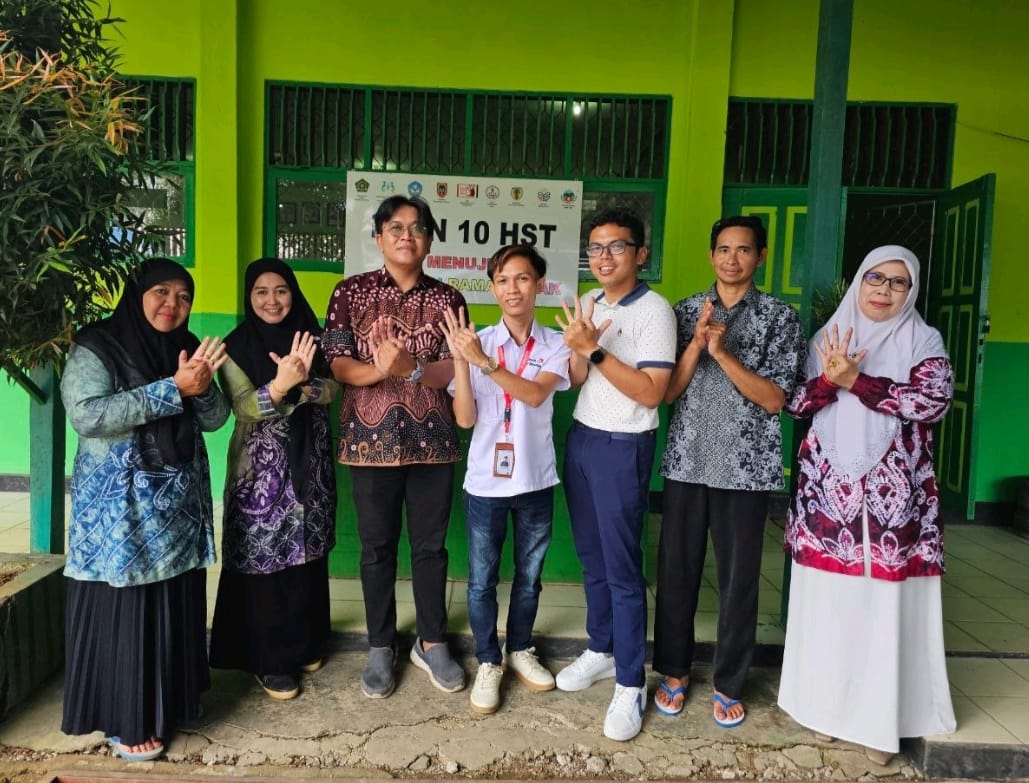 SOSIALISASI: Kegiatan sosialisasi layanan Indibiz di MTSN 14 HST.Foto:Telkom Kalselteng