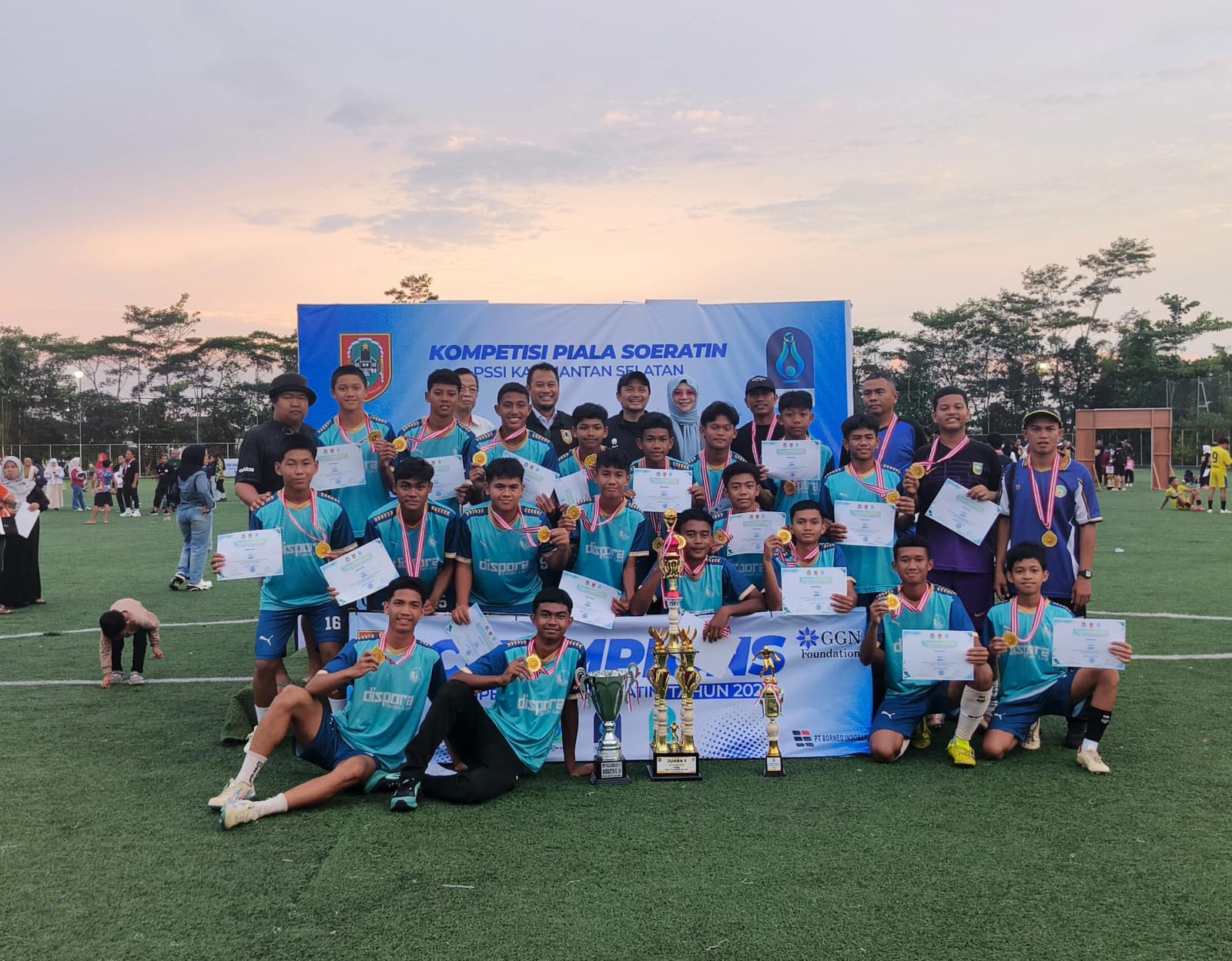 SIAP BERLAGA: Para juara Piala Soeratin zona Kalimantan Selatan akan berlaga lagi di tingkat nasional.