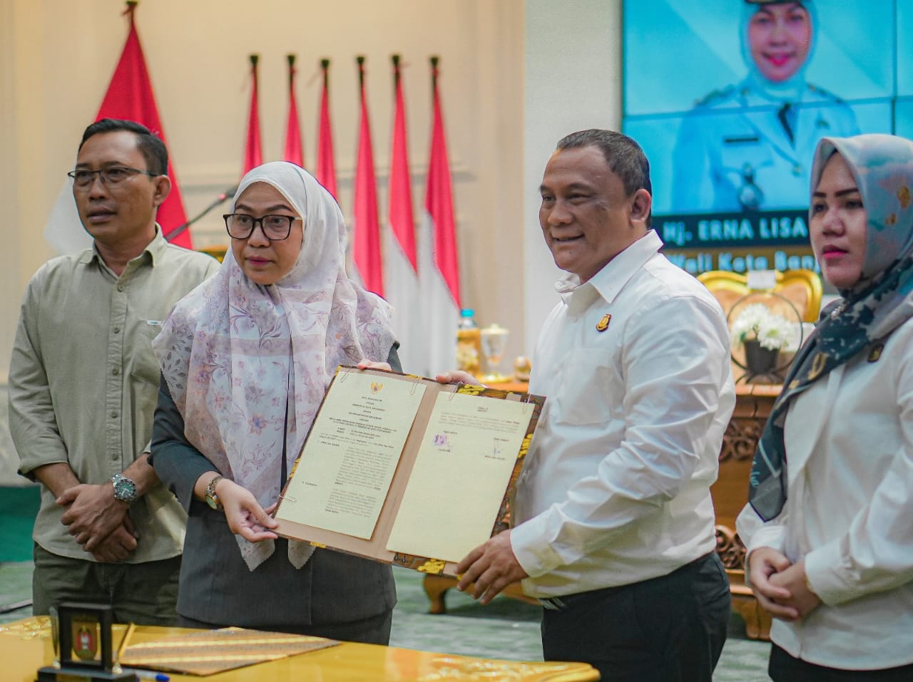 MOU:Pemko Banjarbaru dan Kejaksaan Negeri Banjarbaru menandatangani kesepakatan bersama terkait kerja sama penanganan hukum di bidang Perdata dan Tata Usaha Negara.