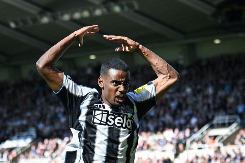 DRAMA: Setelah bernegosiasi cukup panjang, Liverpool akhirnya mendapatkan Alexander Isak dari Newcastle United pada hari terakhir bursa transfer.