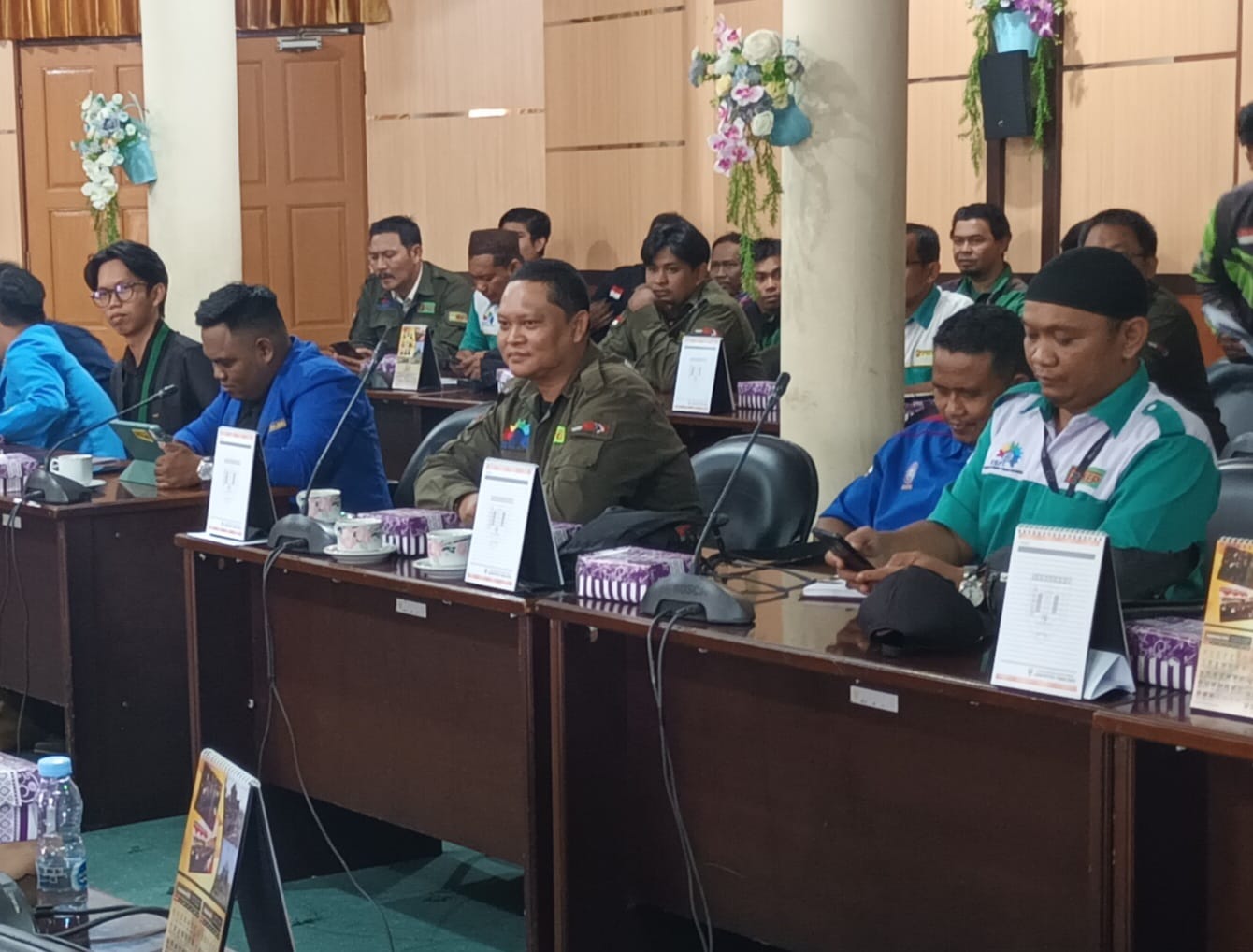 ASPIRASI: Serikat Pekerja, Mahasiswa dan Ojol ketika menyampaikan keluhan di hadapan DPRD Tabalong.