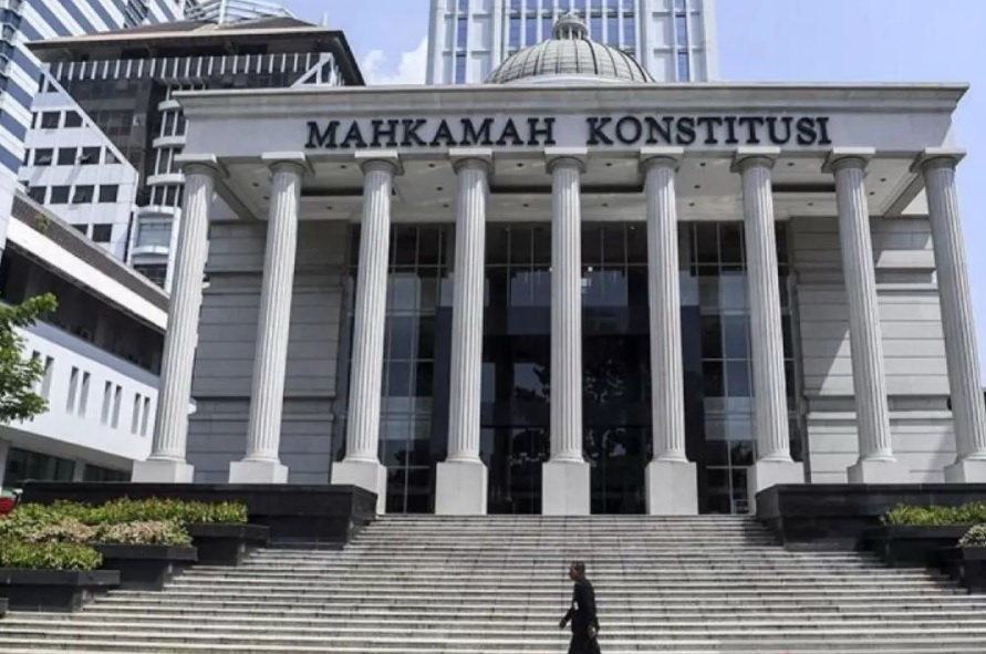 PENJAGA KONSTITUSI: Suasana di depan Gedung Mahkamah Konstitusi (MK) di Jakarta.