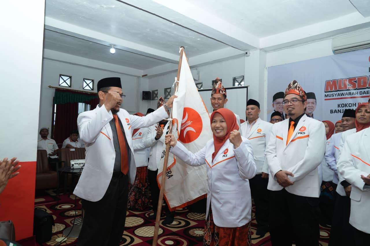TARGET: Usai terpilih sebagai Ketua DPD PKS Banjarmasin, Mutmainnah menegaskan target 10 kursi pada Pemilu 2029.