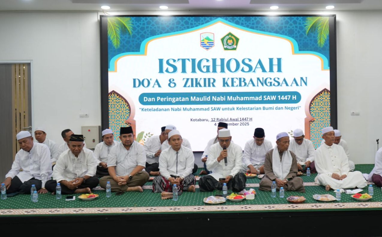 KHITMAD: Istighosah doa dan zikir kebangsaan yang diadakan Pemkab Kotabaru di Masjid Apung Siring Laut, Kamis (4/9/2025) sore.