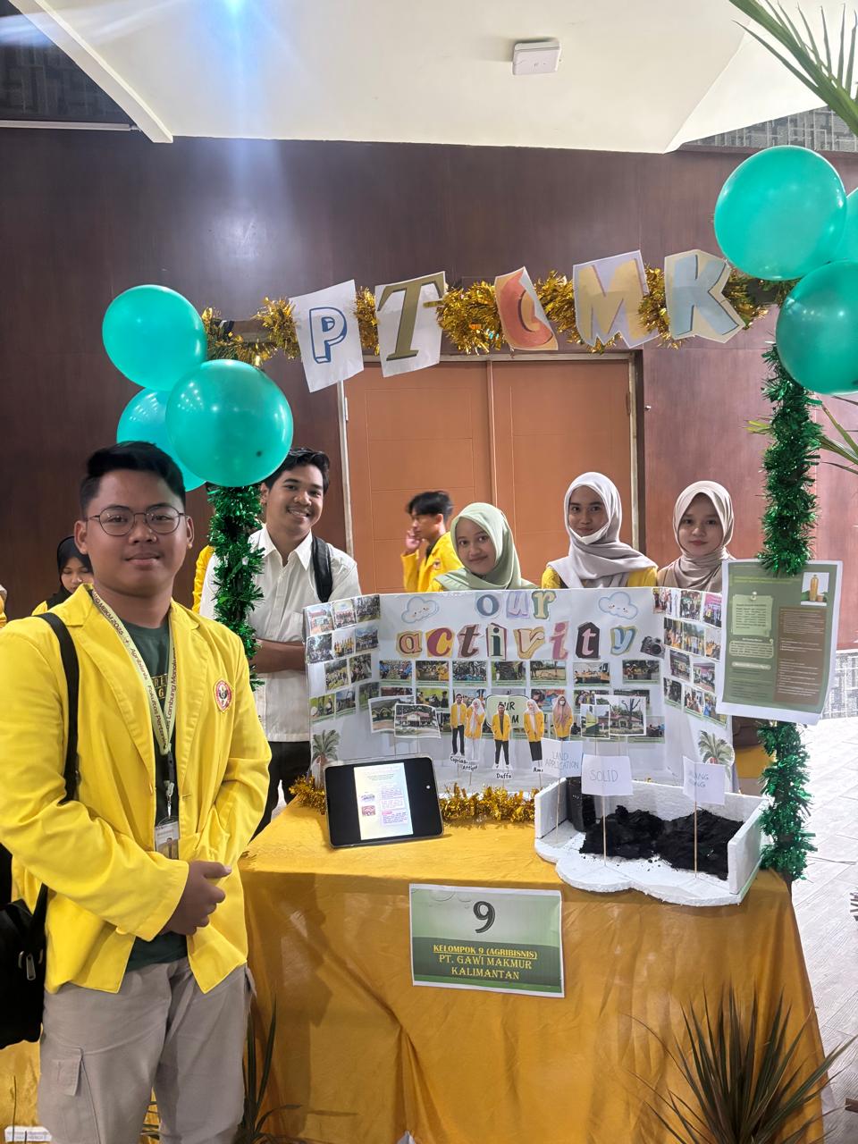 HASIL: Mahasiswa Fakultas Pertanian ULM menampilkan hasil kerja lapangan dalam stand pameran Expose MBKM sebagai penutup rangkaian KKN, Magang, dan KKN-Magang Rekognisi.