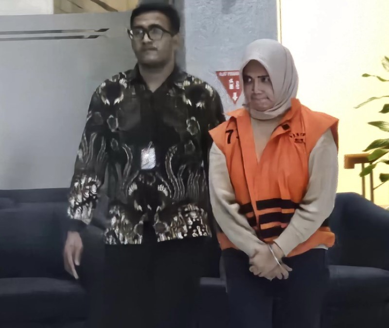 TERSANGKA: Komisi Pemberantasan Korupsi (KPK) resmi menahan Ketua Kamar Dagang dan Industri (Kadin) Kalimantan Timur, Dayang Donna Walfiaries Tania.