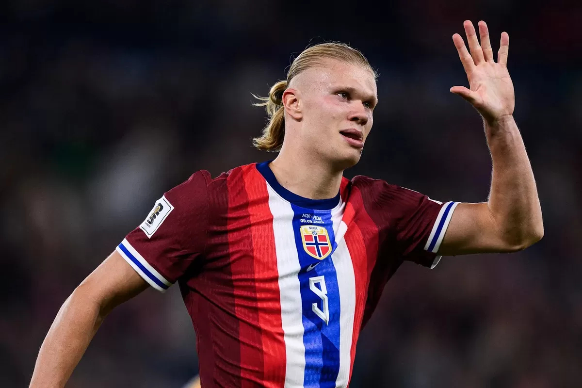 REKOR: Erling Haaland cetak lima gol untuk timnas Norwegia saat menang 11&ndash;1 atas Moldova pada Rabu (10/9) di Stadion Ullevaal.