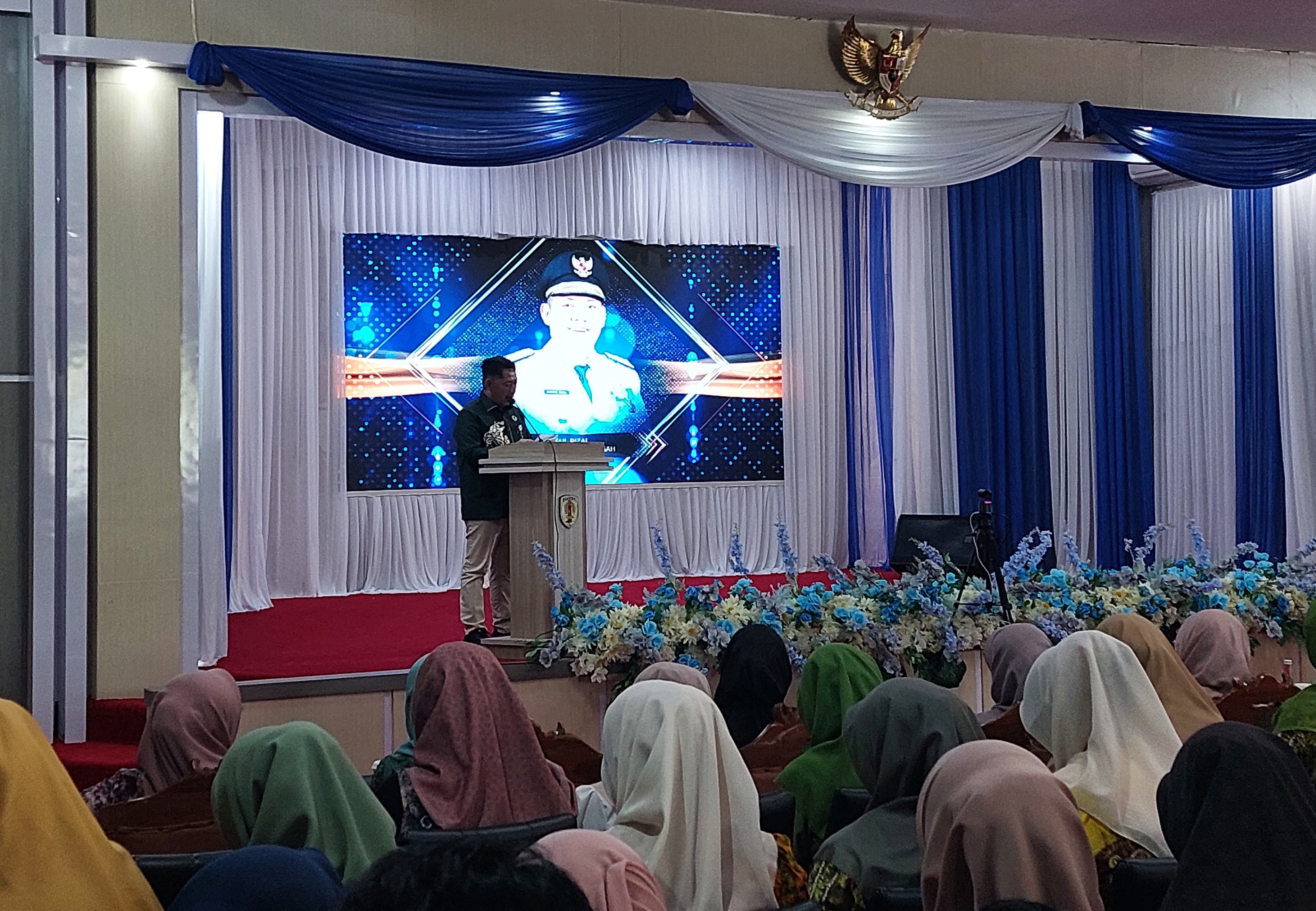 SAMBUTAN:Bupati HST, Samsul Rizal memberikan sambutan acara monitoring SBI di Pendopo HST, Jumat (12/9/2025).