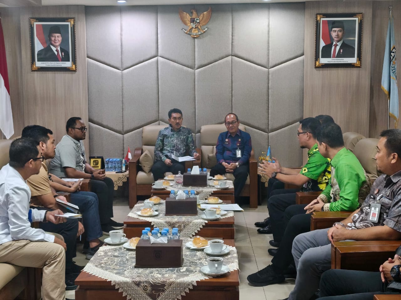 KOORDINASI POSBANKUM:Bupati Kabupaten Banjar, Saidi Mansyur menerima kunjungan jajaran Kanwil Kemenkum Kalsel, Jumat (12/9/2025).