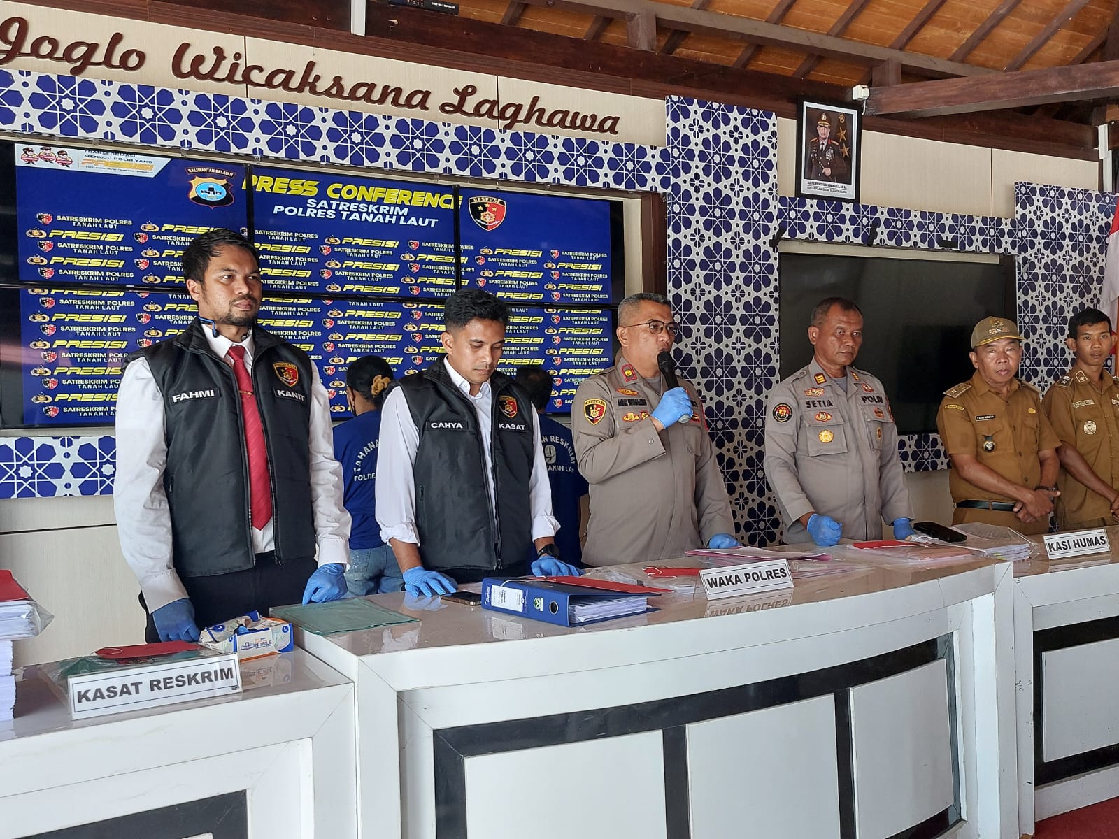 PRESS RELEASE : Wakapolres Tala Kompol Andri Hutagalung memimpin press release di Mapolres Tala, Senin (15/9/2025).