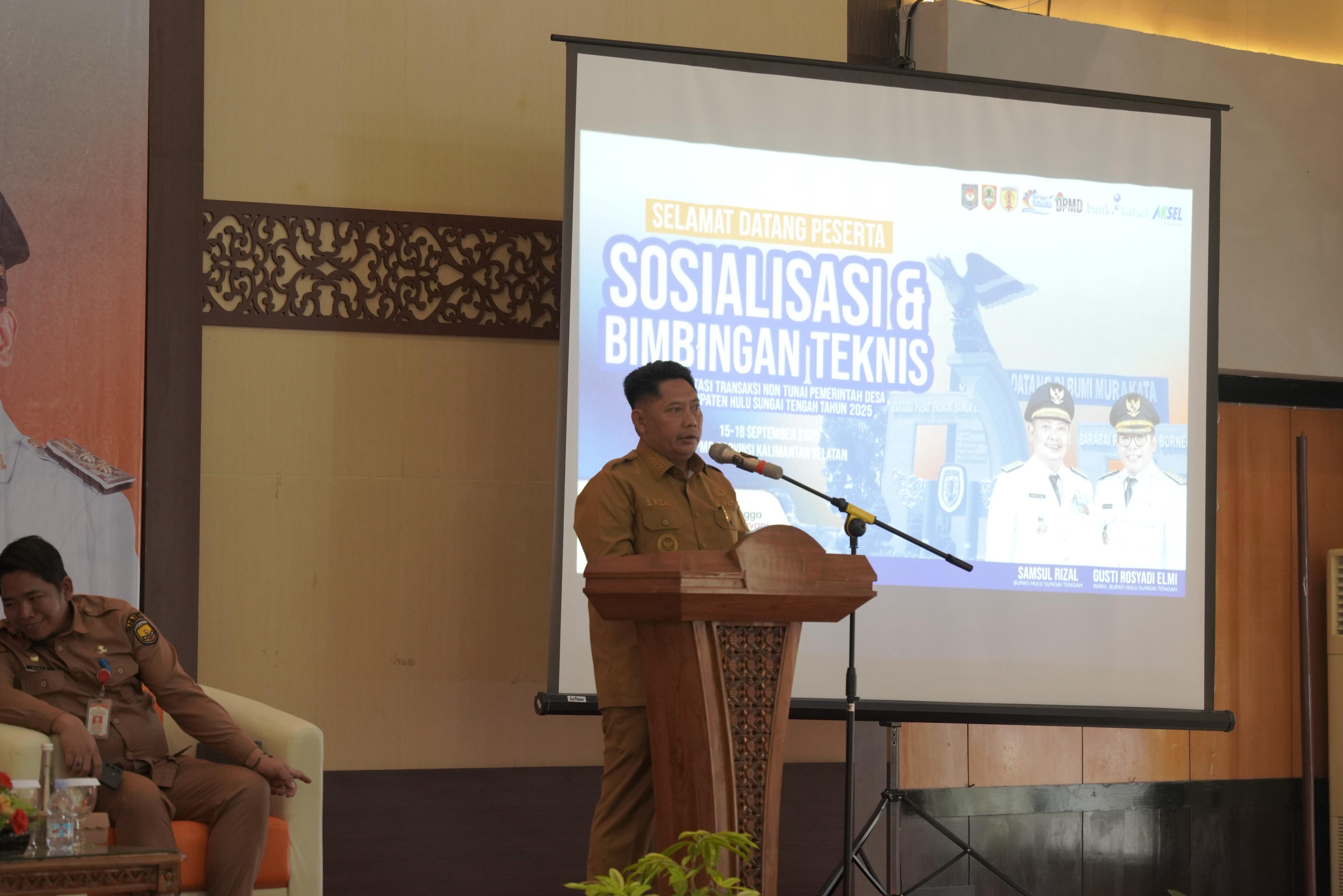 AGENDA:Bupati HST Samsul Rizal saat membuka acara sosialisasi dan Bimtek TNT se-Kabupaten HST di Aula Utama BPM Provinsi Kalimantan Selatan, Senin (15/9/2025).