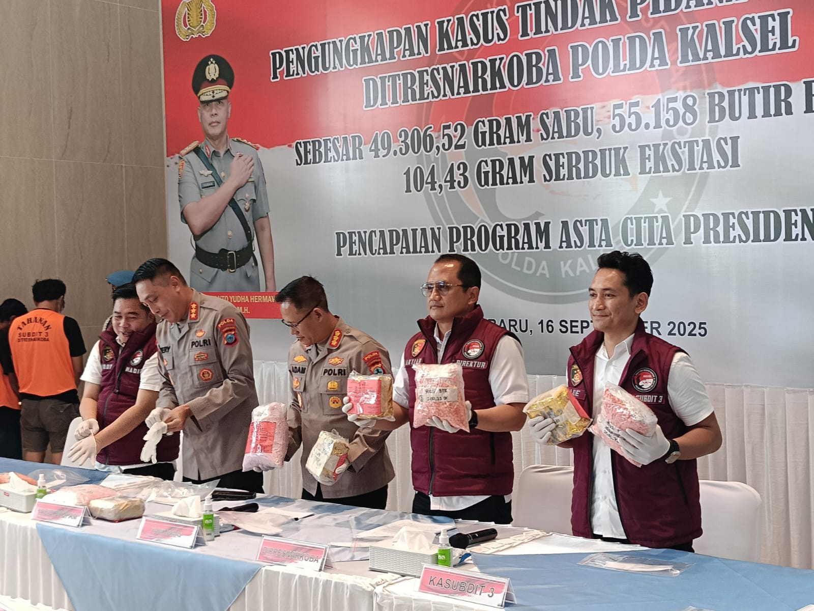 ungkap kasus: Direktorat Reserse Narkoba Polda Kalimantan Selatan menggagalkan peredaran narkotika jaringan internasional (Sheilla/Radar Banjarmasin)