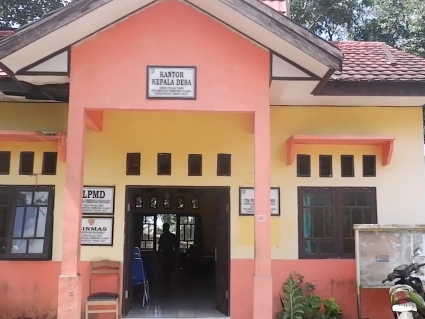 KOKOH: Inilah Kantor Kepala Desa Pulau Sari di Jalan A Yani Kecamatan Tambang Ulang.