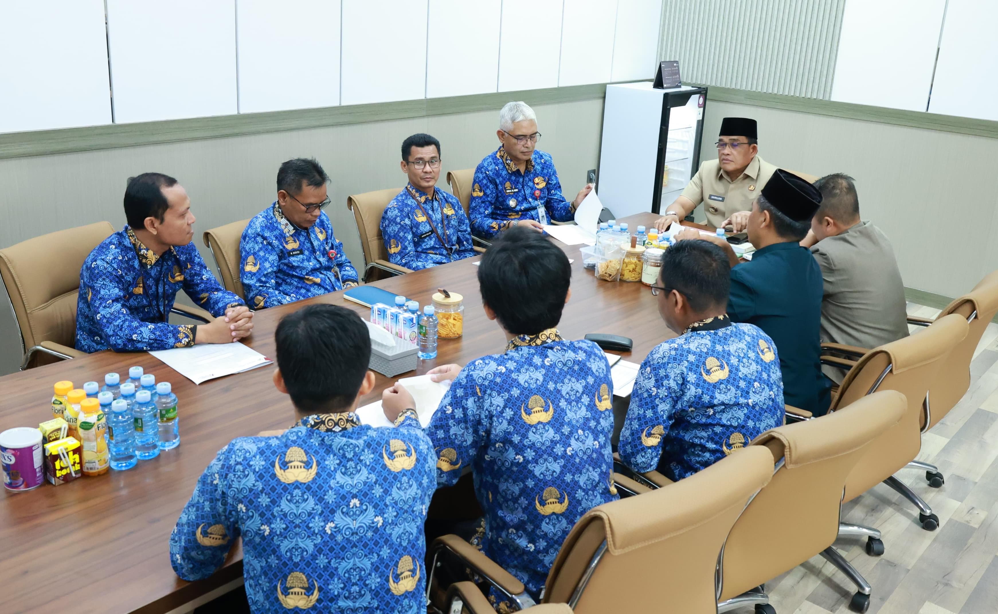 MOMEN:Bupati HSU, H Sahrujani memimpin rapat lintas sektoral bersama BPS HSU di Ruang Rapat Bupati di Kantor Setda HSU, Rabu (17/9/2025).