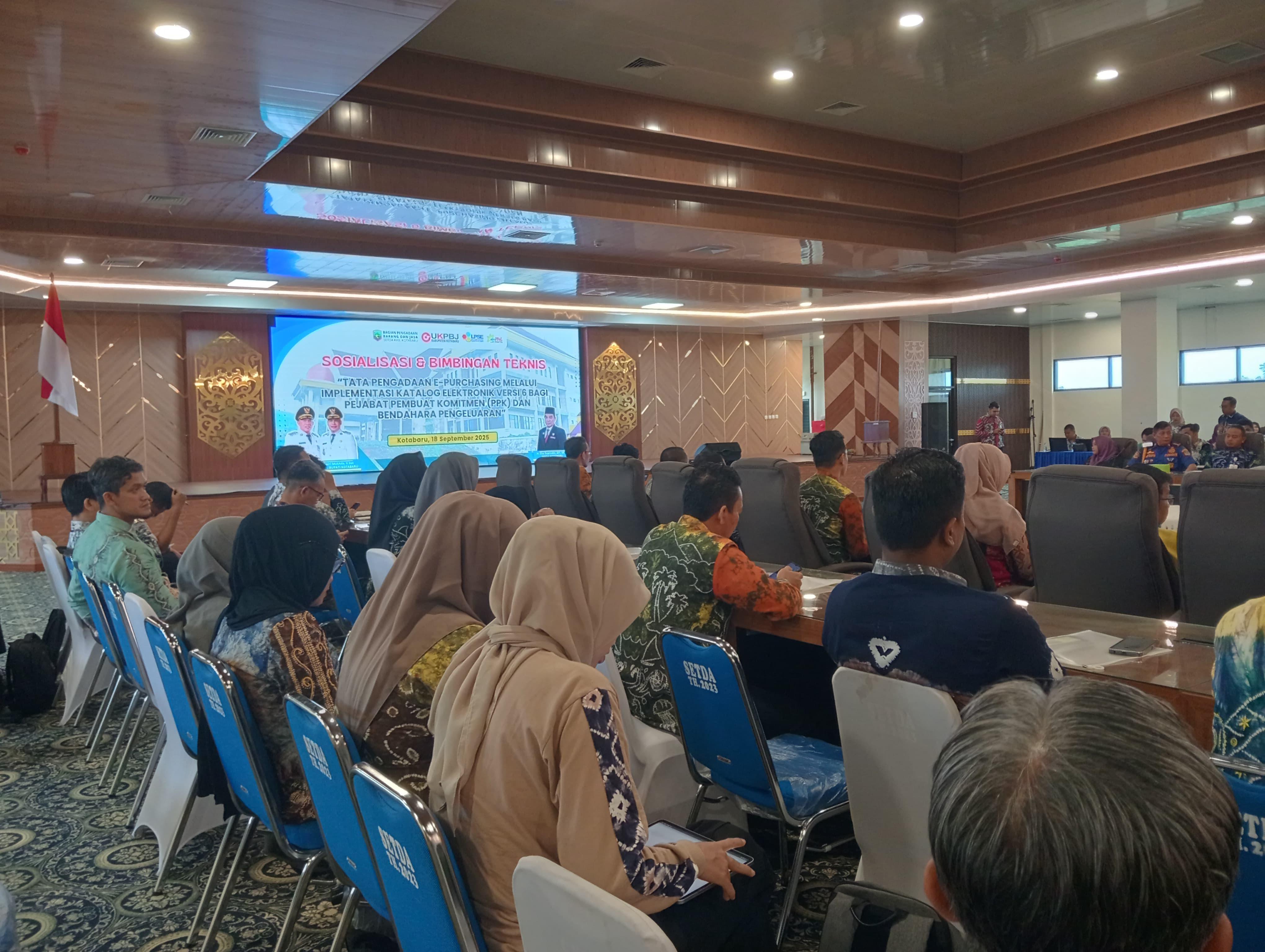 SOSIALISASI: Saat berlangsungnya Sosialisasi dan Bimtek Implementasi Transaksi Katalog Elektronik Versi 6, Kamis (18/9). Foto: Prokopim Setda Kotabaru.