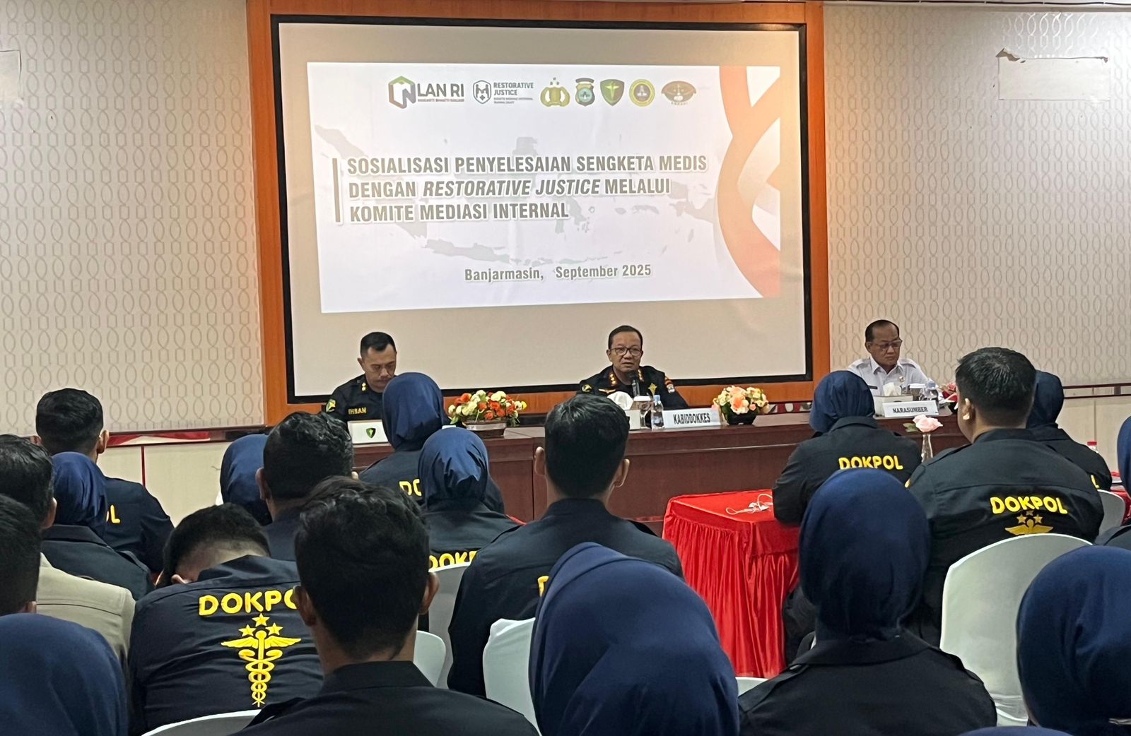 PEMAPARAN: Kabid Dokkes Polda Kalsel, Kombes Pol Muhammad El Yandiko, mengungkap, pihaknya bersama AMKESI berkolaborasi menyelesaikan sengketa medis dengan menggunakan pendekatan Restorative Justice.