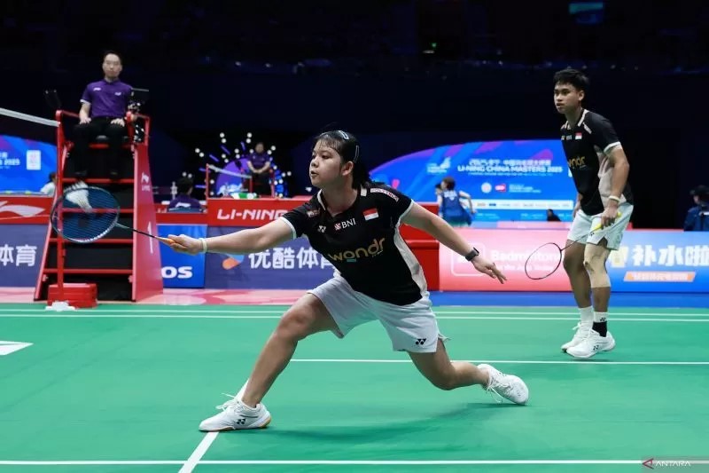 GAGAL: Pebulu tangkis ganda campuran Indonesia Jafar Hidayatullah/Felisha Alberta Nathaniel Pasaribu dalam babak 16 besar China Masters 2025 yang berlangsung di Shenzhen Arena, Chengdu.