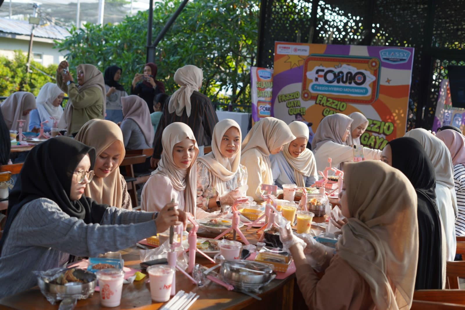 KREATIF:PT STSJ Yamaha menggelar Fazzio Hybrid Movement (FOMO) di Haka Koffie Banjarmasin, Minggu (24/8/2025) sore.