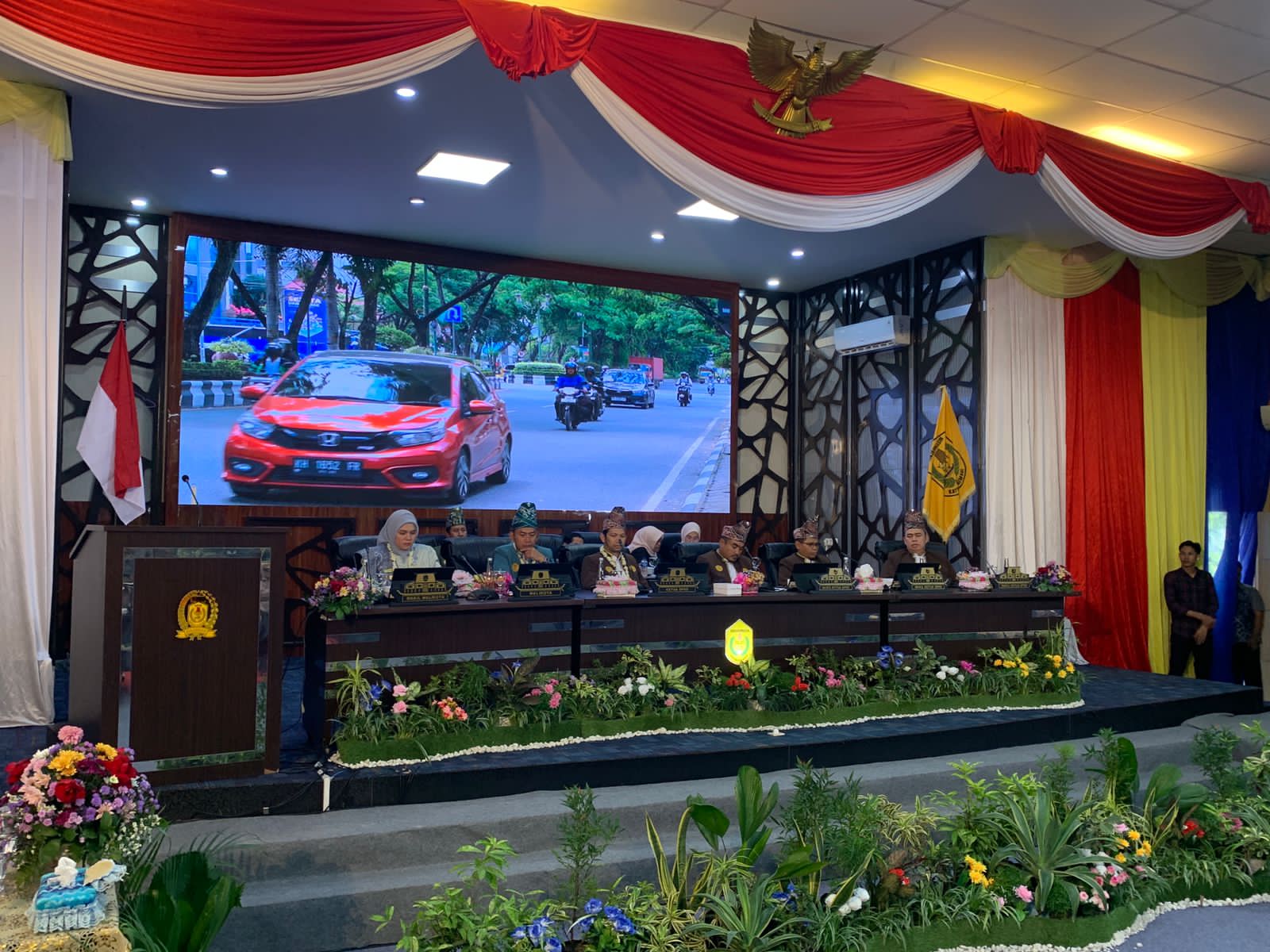 RAPAT PARIPURNA: Suasana khidmat Rapat Paripurna DPRD Kota Banjarmasin dalam rangka peringatan Hari Jadi ke-499 Kota Banjarmasin, Selasa (24/9/2025).