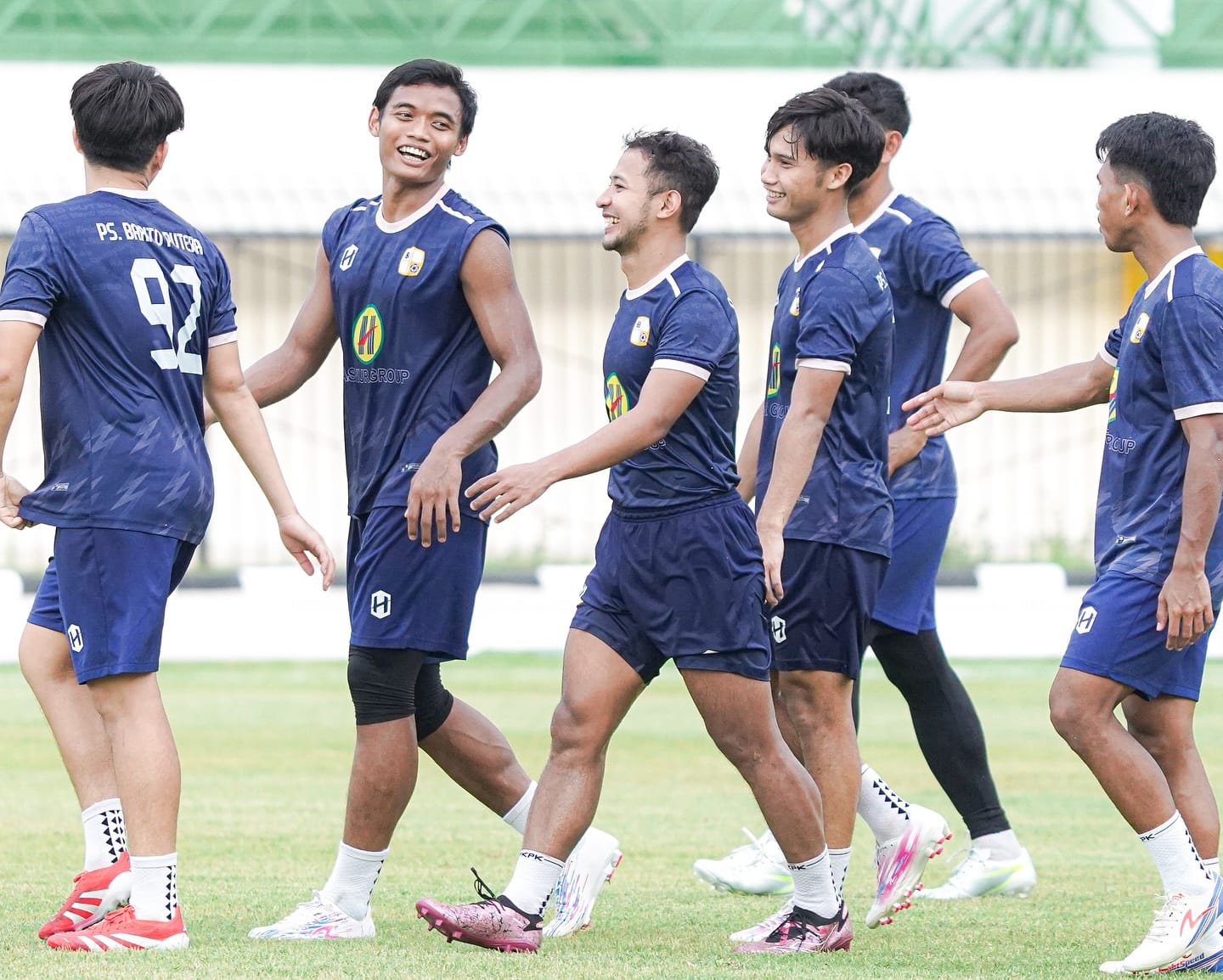 LATIHAN TERAKHIR: Para pemain PS Barito Putera menjalani sesi latihan terakhir di Stadion Demang Lehman jelang laga melawan Persipal Palu.