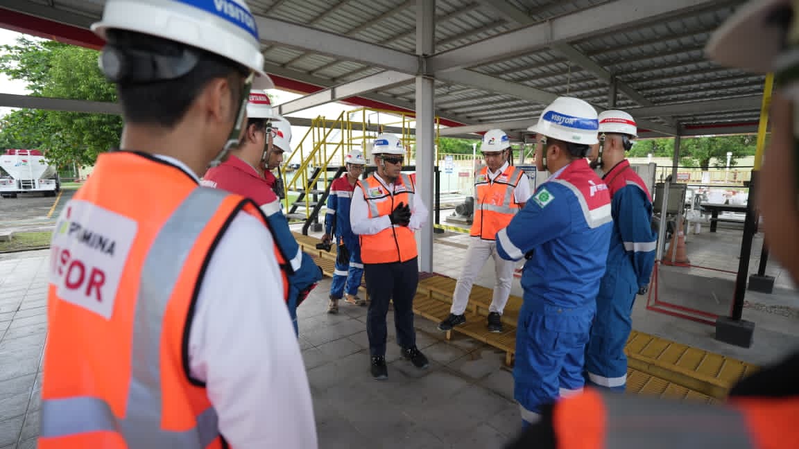 DISTRIBUSI:Executive General Manager (EGM) PT Pertamina Patra Niaga Regional Kalimantan, Isfahani, melakukan Management Walkthrough (MWT) di wilayah operasional Kalimantan Selatan.