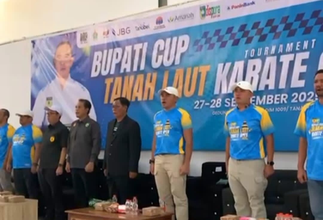 KEJUARAAN:Pada momen bersamaan, Kejuaraan Bupati Tanah Laut Cup Karate Open 2025 dibuka.