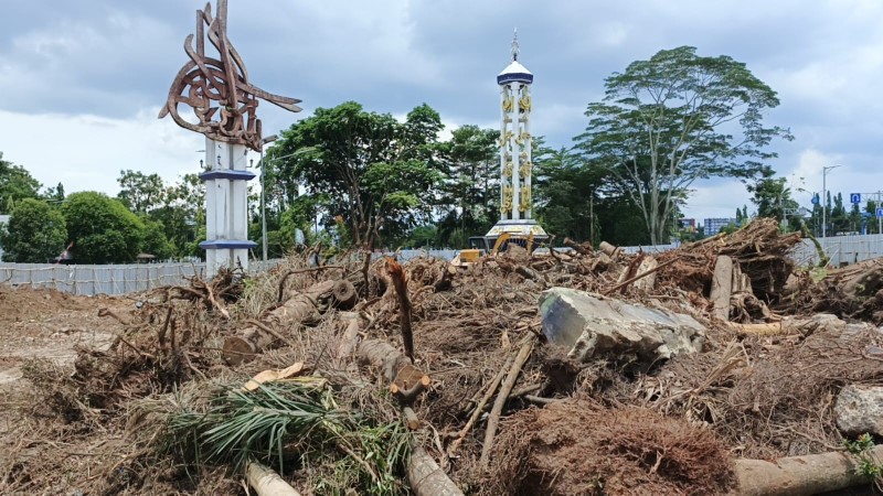 DIBANGUN ULANG: Proses rehabilitasi total Taman Cahaya Bumi Selamat (CBS) Martapura yang ditarget rampung akhir Desember 2025