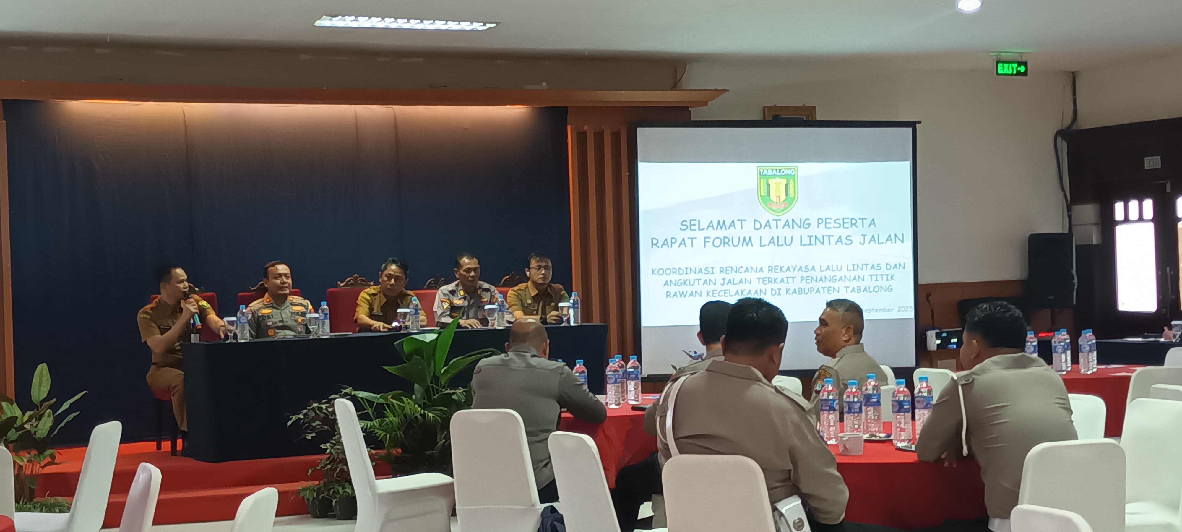 PEMBAHASAN: Jajaran Satlantas Polres Tabalong dan Pemkab Tabalong saat membahas masalah lalu lintas di jalan raya.