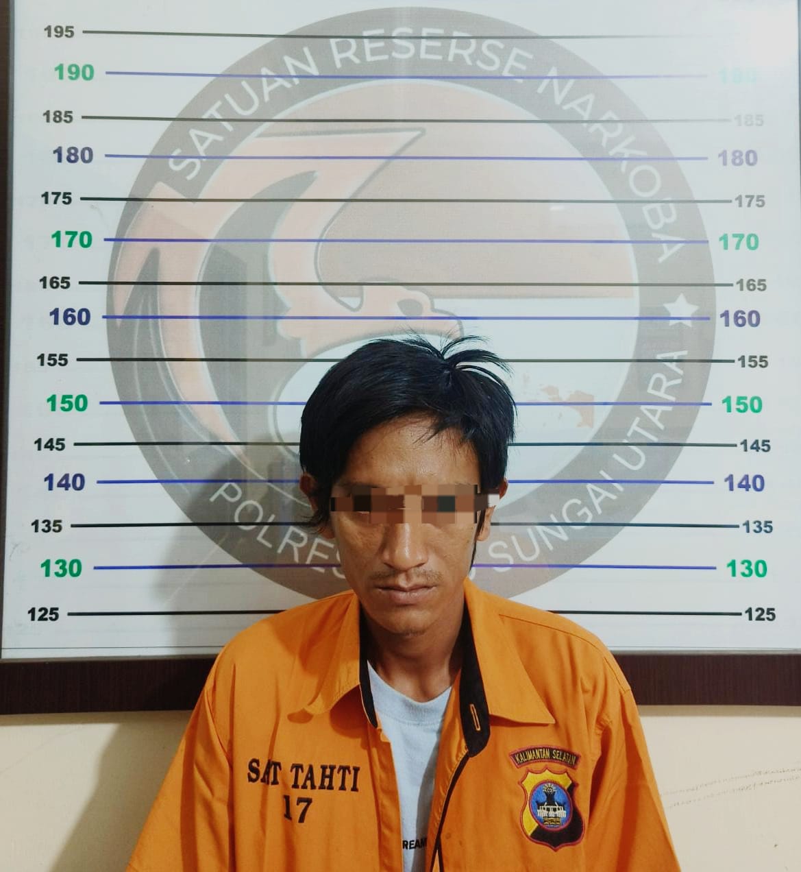 PELAKU: Novi warga Kabupaten Hulu Sungai Tengah (HST) ditangkap anggota Satres Narkoba Polres HSU dengan barang bukti sabu lebih 5 gram. Foto: Polres HSU