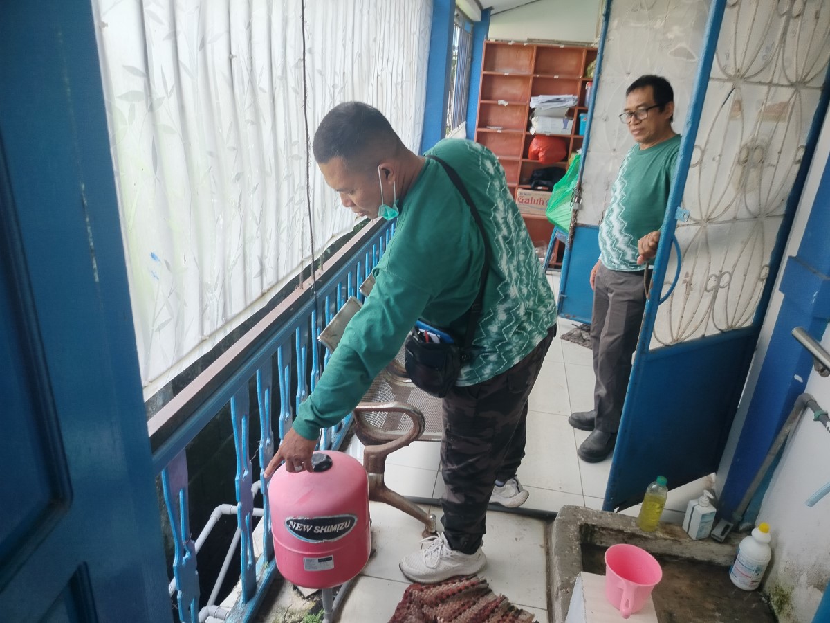 DIRUSAK: Diduga pelaku masuk ke Puskesmas Alalak Tengah dengan cara merusak pagar