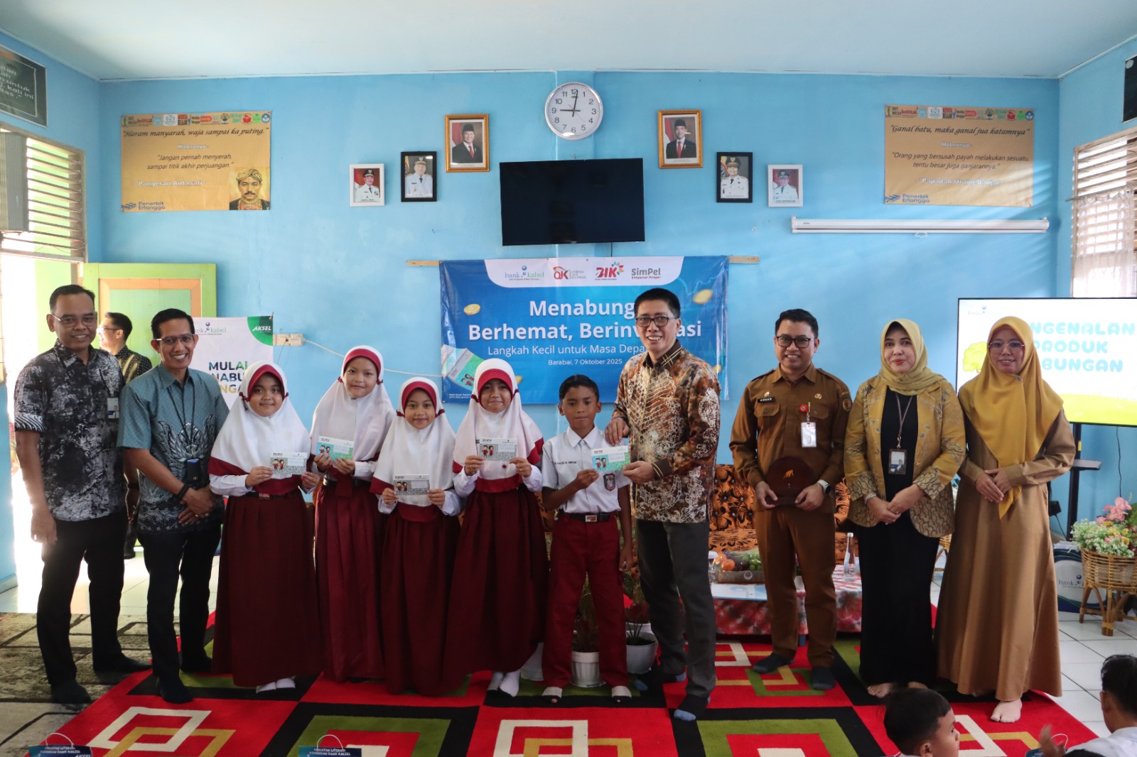 BELAJAR MENABUNG:Siswa SDN 1 Barabai Timur mendapat literasi keuangan digital dari Bank Kalsel.