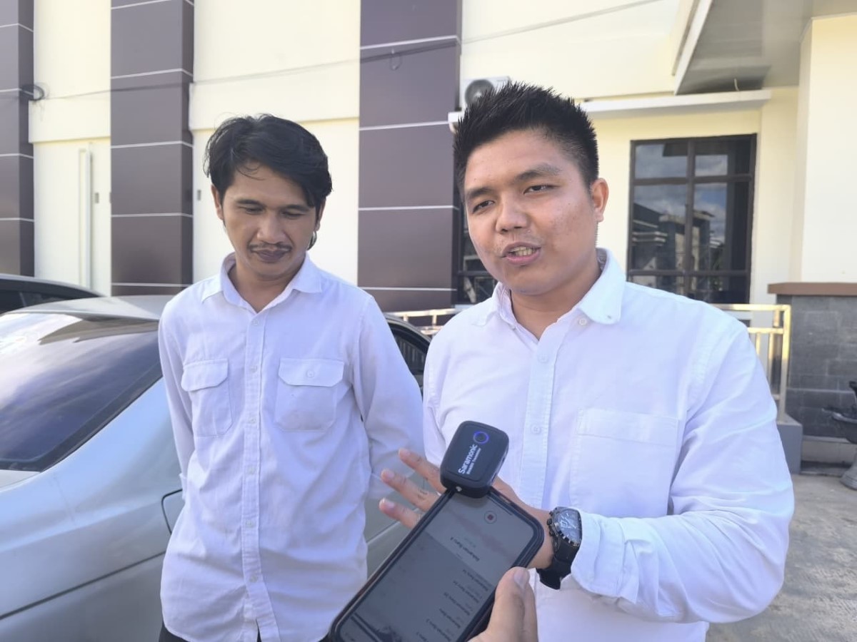 HOTTUA MANALU, Anggota tim hukum tersangka