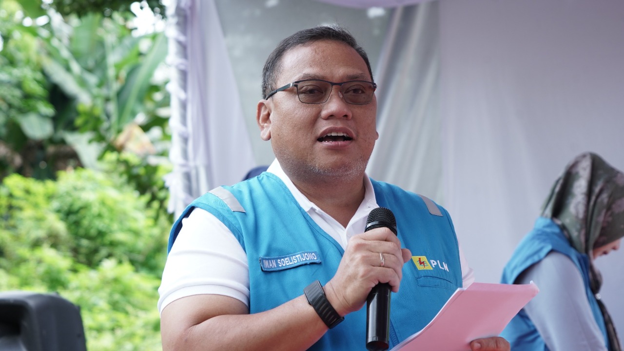 LINTAS SEKTOR: GM PLN UID Kalselteng, Iwan Soelistijono menjelaskan program ini merupakan yang pertama kali digelar oleh PLN UID Kalselteng dengan mengkolaborasikan lari dan donasi sosial.
