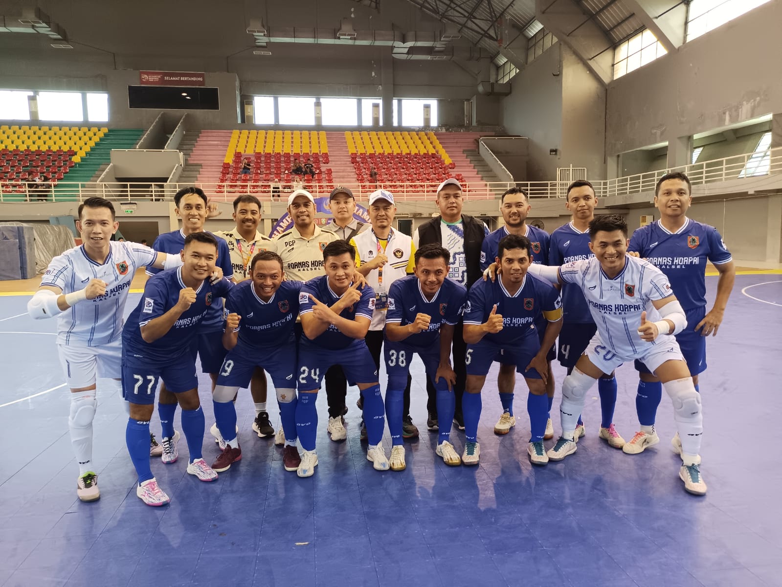 MENANG: Skuad futsal Kalsel menang 6&ndash;0 atas Kemenaker di babak 32 besar Pornas Korpri XVII Palembang 2025, memastikan langkah ke 16 besar.