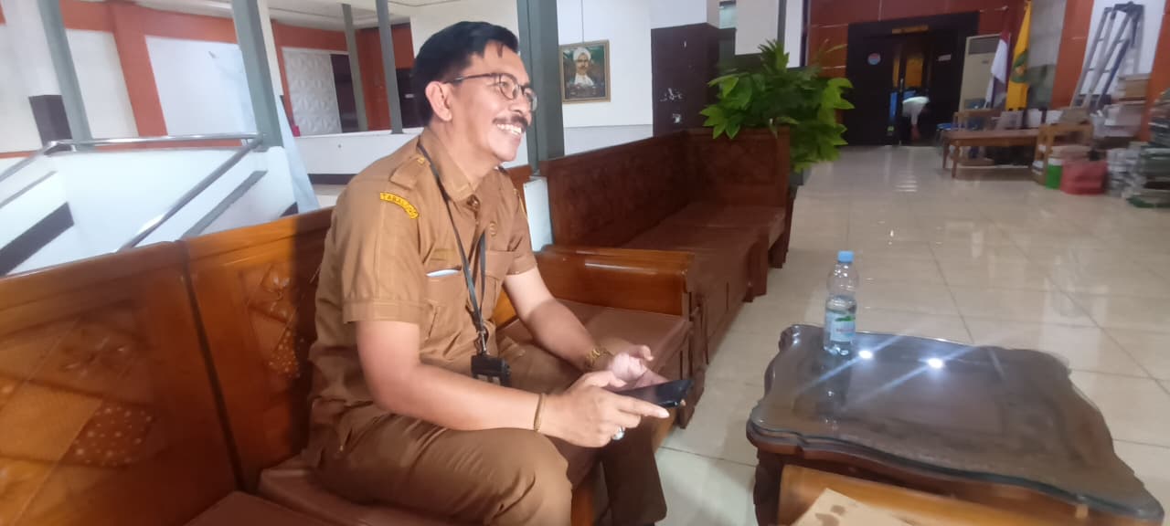 KABAR GEMBIRA: Kepala Bidang SD Disdikbud Tabalong, Masdulhak Abdi menyampaikan pelajar SD dan SMP yang berprestasi dan tidak mampu akan terima uang tunai dan perlengkapan sekolah.