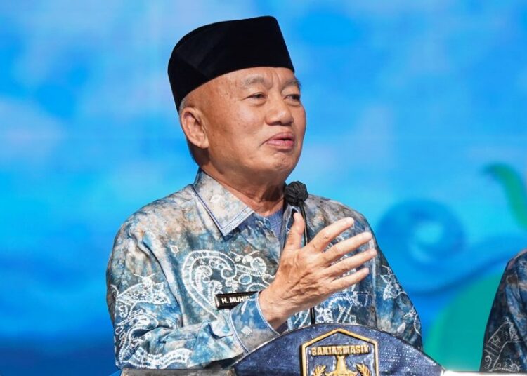 ATENSI: Gubernur Kalsel H Muhiddin saat memberikan pernyataan soal keracunan MBG.