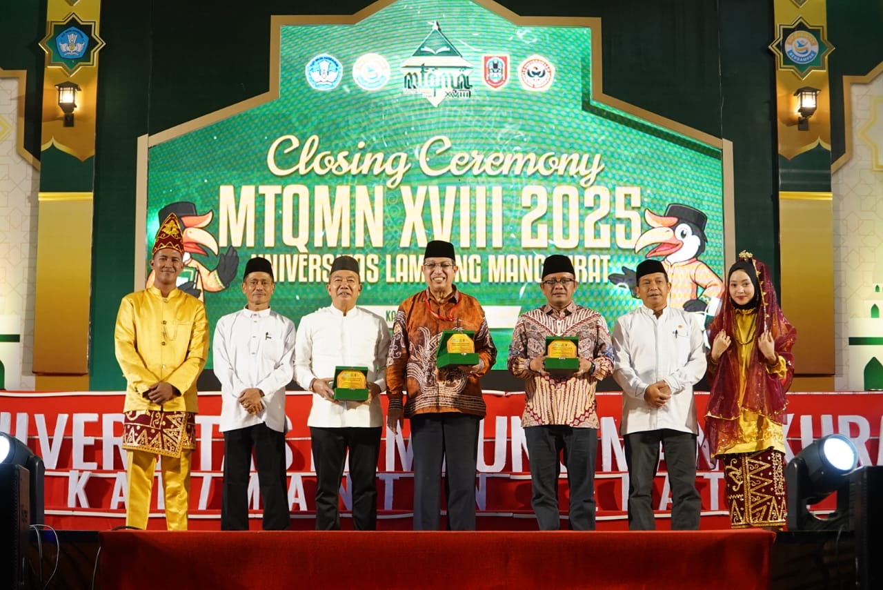 PENUTUPAN:  Penutupan Musabaqah Tilawatil Qur&rsquo;an Mahasiswa Nasional (MTQMN) ke-XVIII Tahun 2025 di Universitas Lambung Mangkurat (ULM), Kamis Malam (9/10/2025).