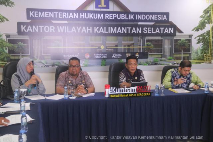 RAPAT KTR: Kanwil Kemenkum Kalsel gelar Harmonisasi Ranperda Kawasan Tanpa Rokok Kota Banjarmasin, Kamis (9/10/2025).